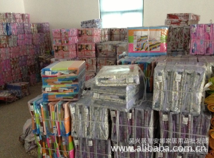 江湖地攤火爆熱銷 鉆石絨床單引領(lǐng)床上用品新潮流